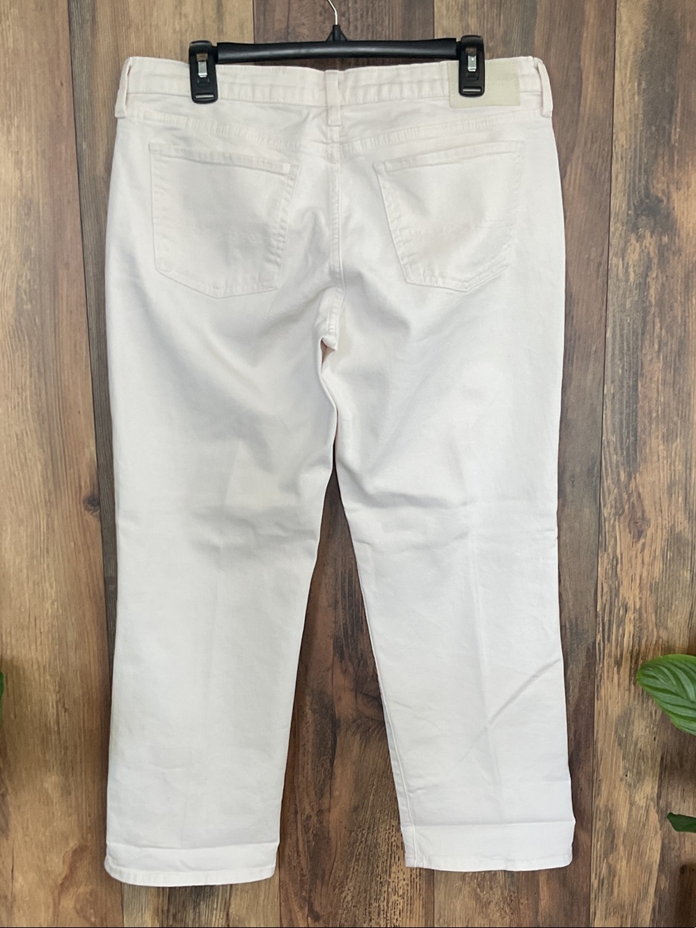 Lucky Brand White Sweet Crop jeans 10/30     326B